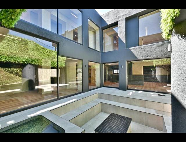 4 BEDROOM HOUSE FOR SALE IN HYDE PARK